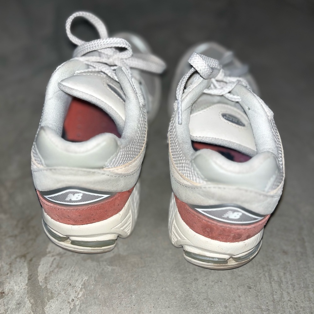 New Balance women sneaker